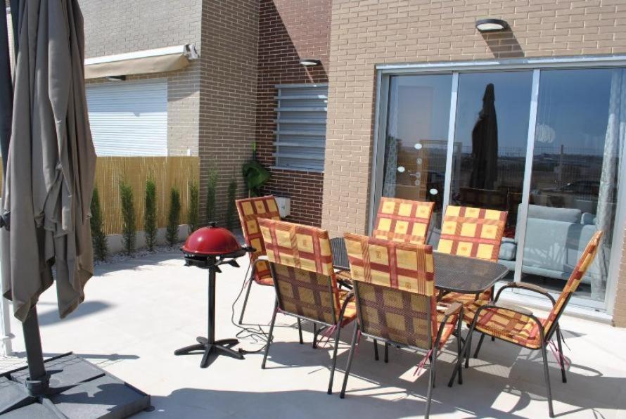 شقة Vivienda Aguas Nuevas Familiar & Deportivo تورّيفيِخا المظهر الخارجي الصورة